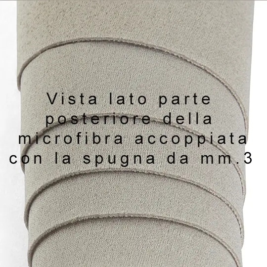 Vista del lato posteriore del tessuto che riguarda solo la microfibra accoppiata con la spugna.